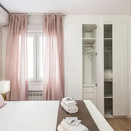 Nice Apartment Near Gran Via Val27 Madrid Exterior photo